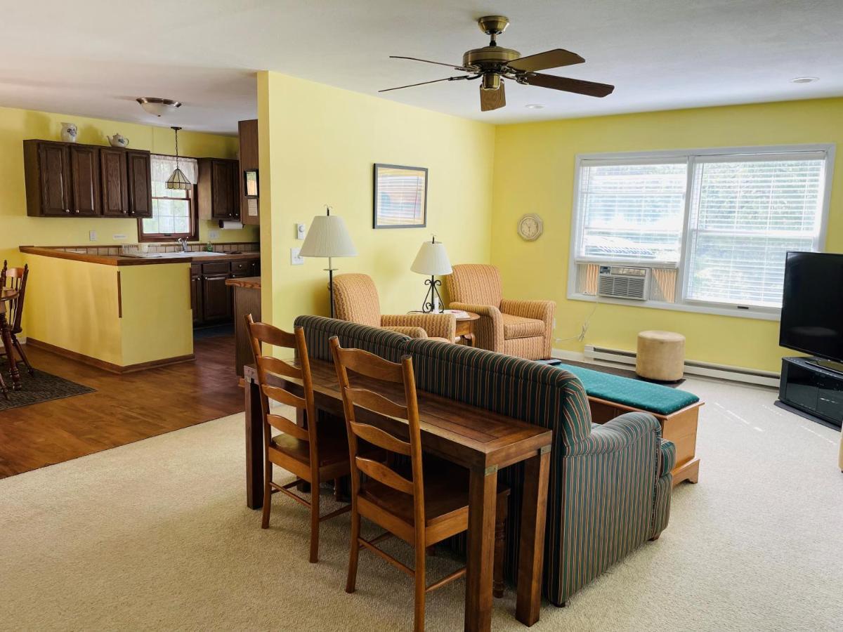 Parkside Inn Ellison Bay Екстериор снимка