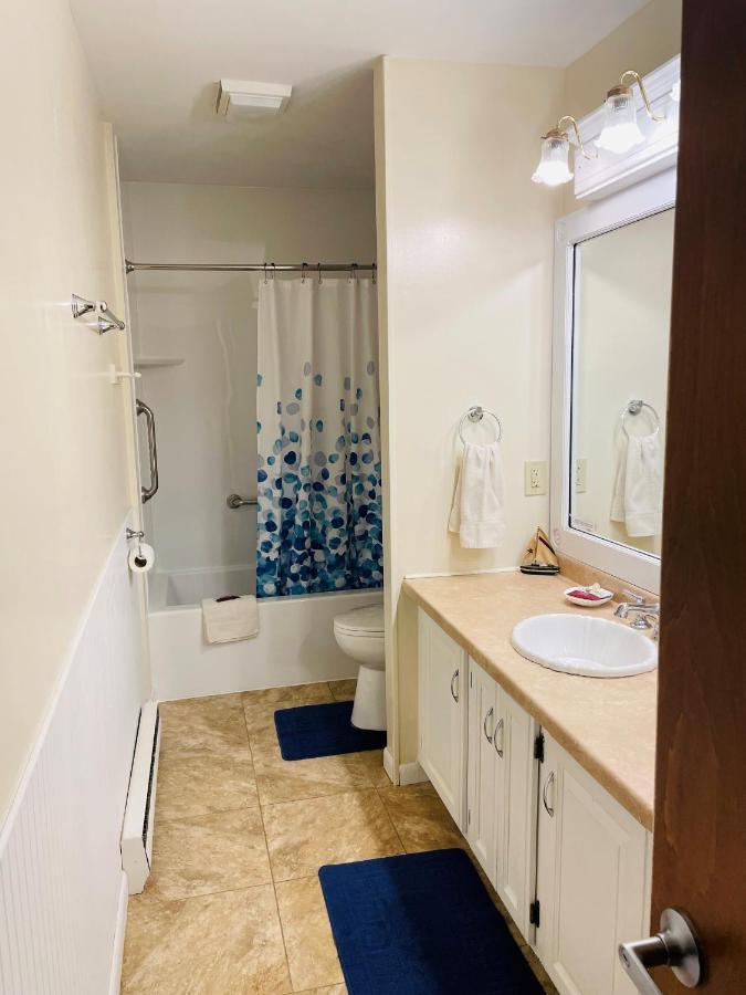 Parkside Inn Ellison Bay Екстериор снимка